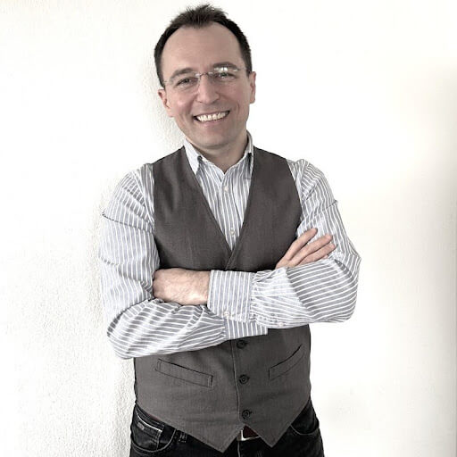 Dr. Ali Yener, Mutlu