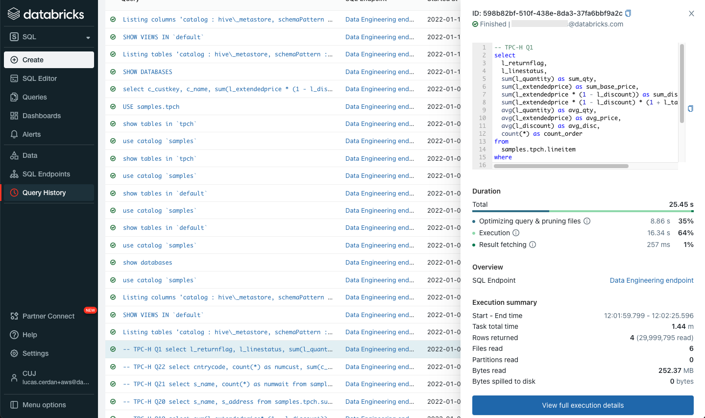 Databricks SQL のクエリプロファイル機能を使用すると、クエリのステータス、SQL ステートメント、処理時間の内訳、および最も重要な実行メトリクスの概要を確認できます。